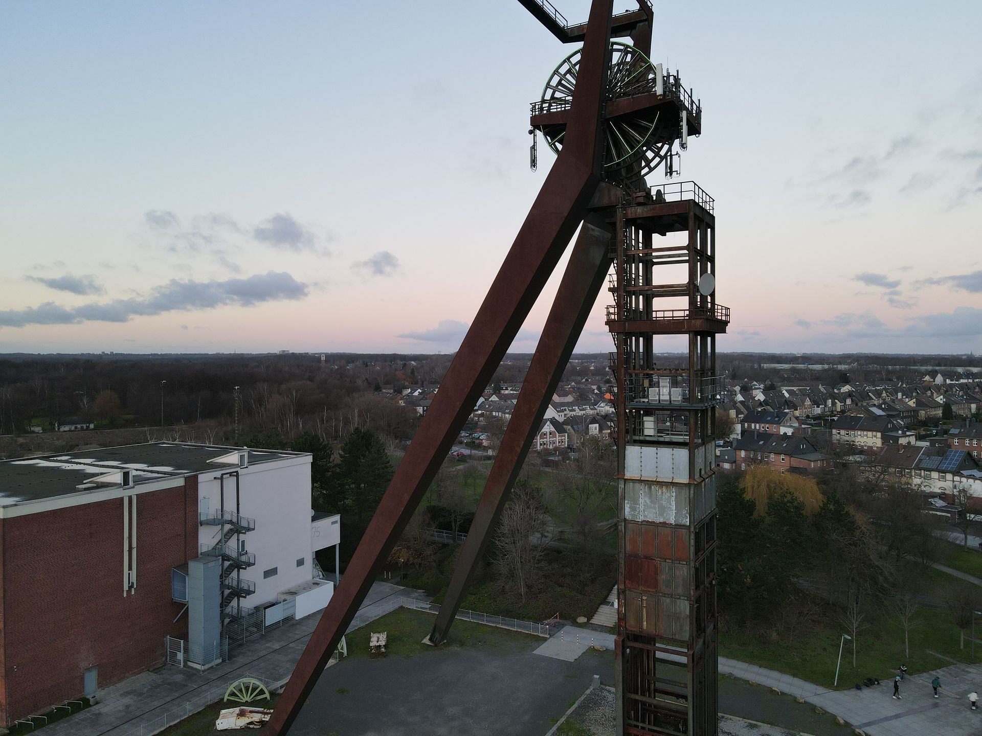 Alter Bergbauturm - Drohnenflug