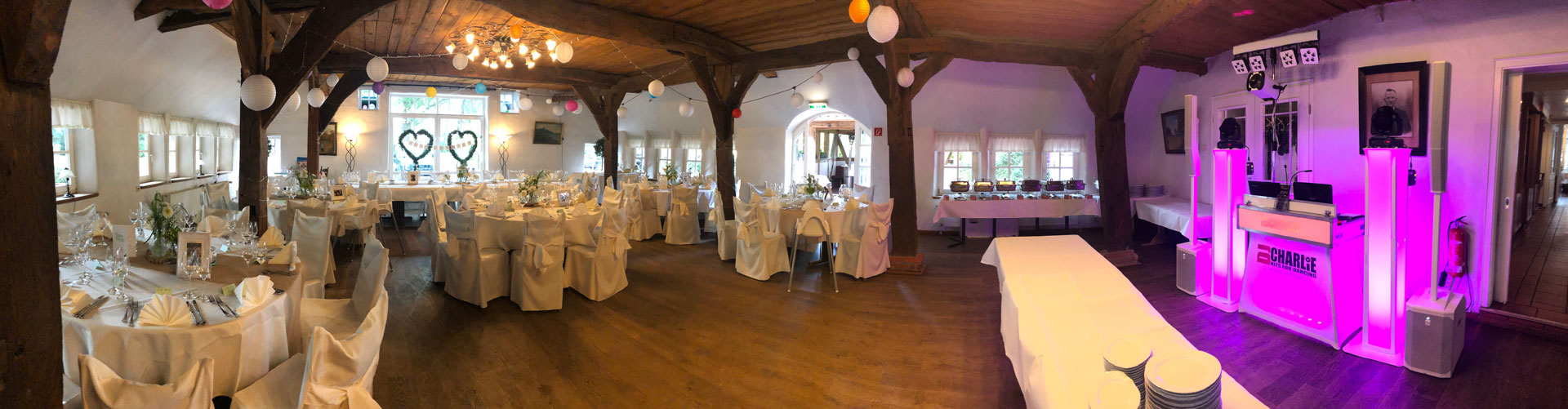 Geschmückter Hochzeitssaal
